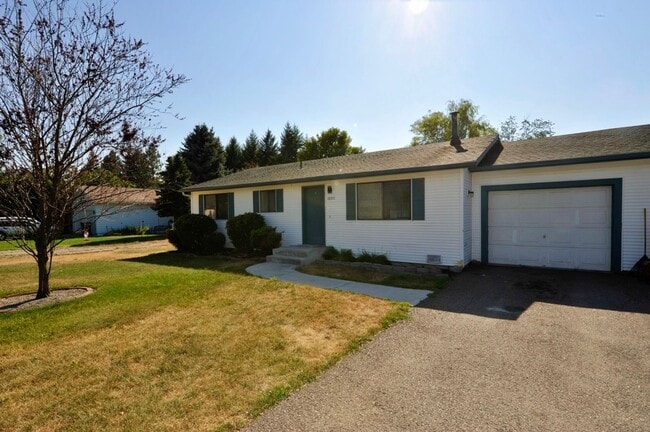 Photo - 3 bed 2 bath rancher duplex close to Hayden Lake