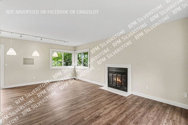 Photo - 452 Farmridge Ct