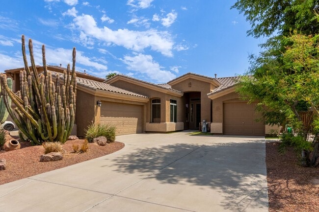 Building Photo - 3 Bedroom with Den in Chandler Rental