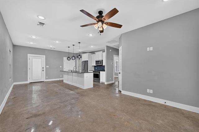Photo - 707 E Woodard St