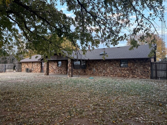 Photo - Beautiful Country Home with Shop & Finished Basement