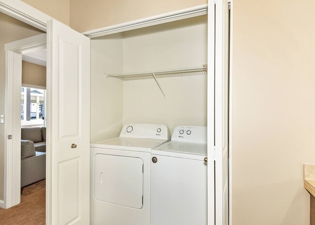 Stern 1x1 652 sq. ft.