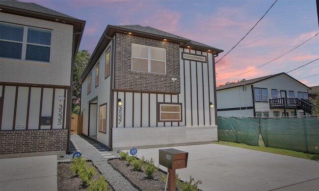 Building Photo - 3537 Mt Pleasant St Rental