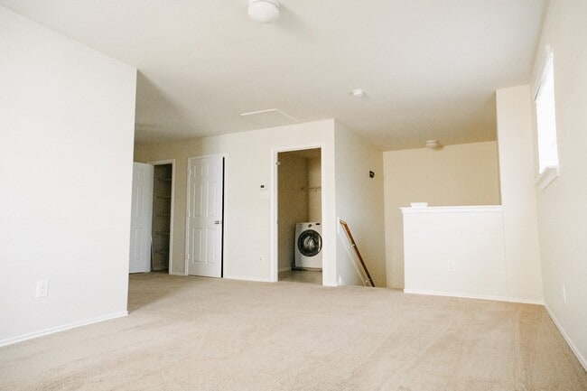 Photo - 12059 Helvick Cres Ave