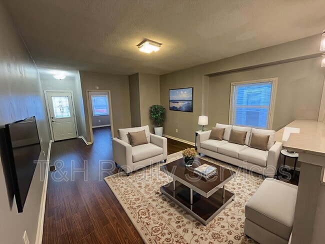 Photo - 2830 Central Ave