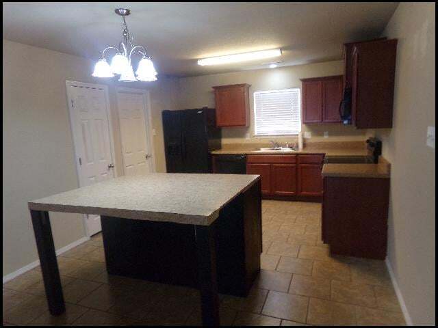 Photo - 316 Saunders Dr