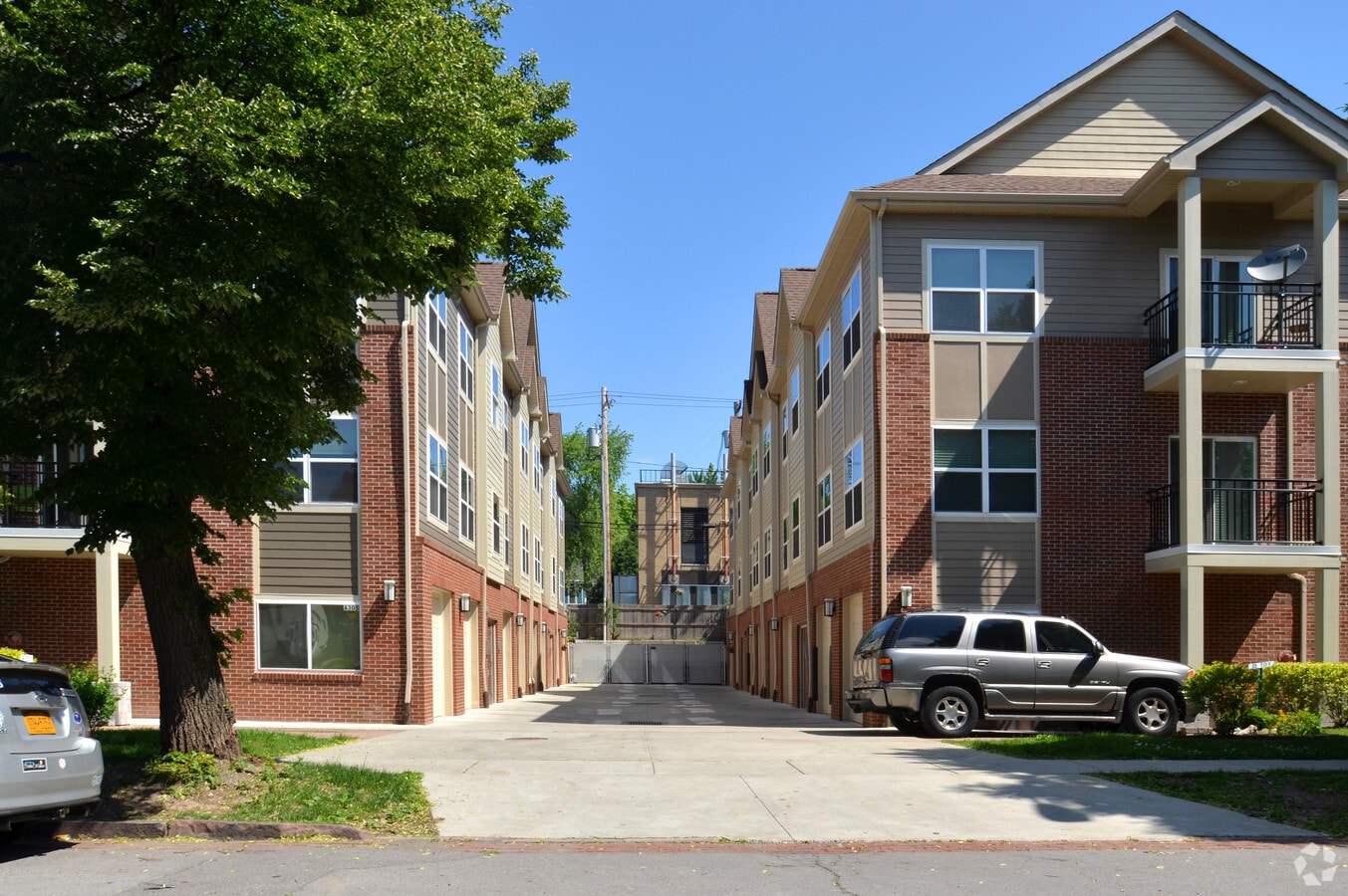 Photo - 305 West Utica 2B/2B & Secure Parking Garage In the Heart of the Elmwood Village