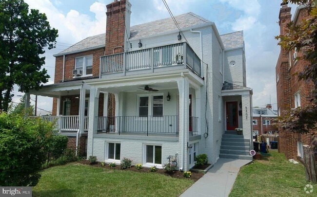 Building Photo - 5302 New Hampshire Ave NW Rental