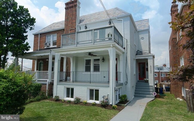 Building Photo - 5302 New Hampshire Ave NW Rental