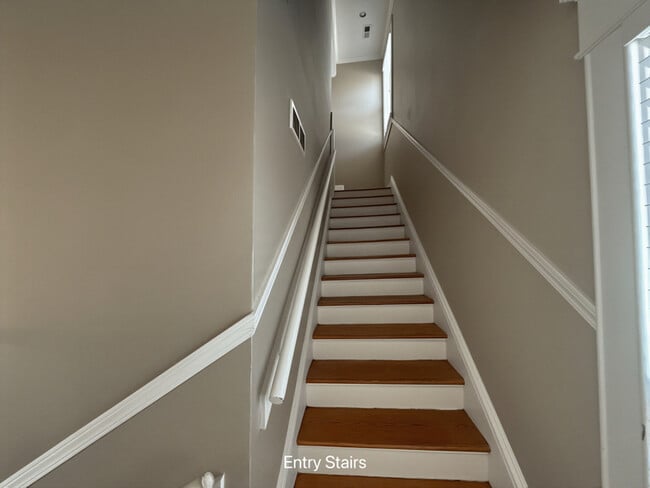 Photo - 1112 E Walnut St