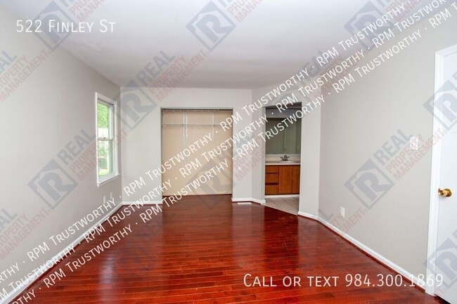 Photo - 522 Finley St
