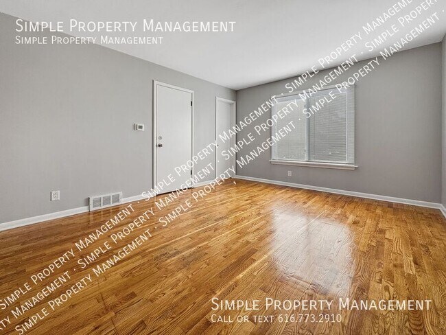 Photo - 535 Howard St SE