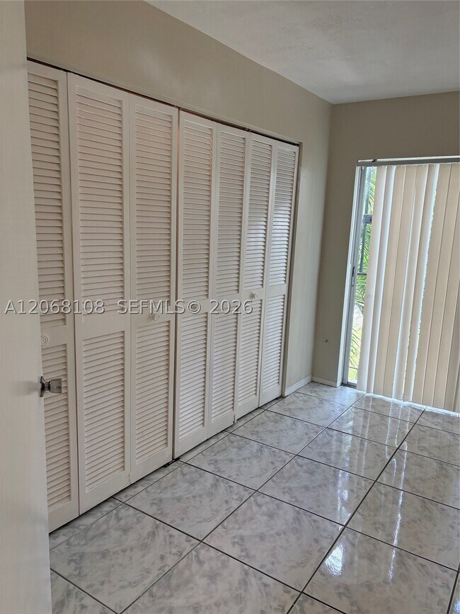 Photo - 16215 NE 18th Ct Unit 212