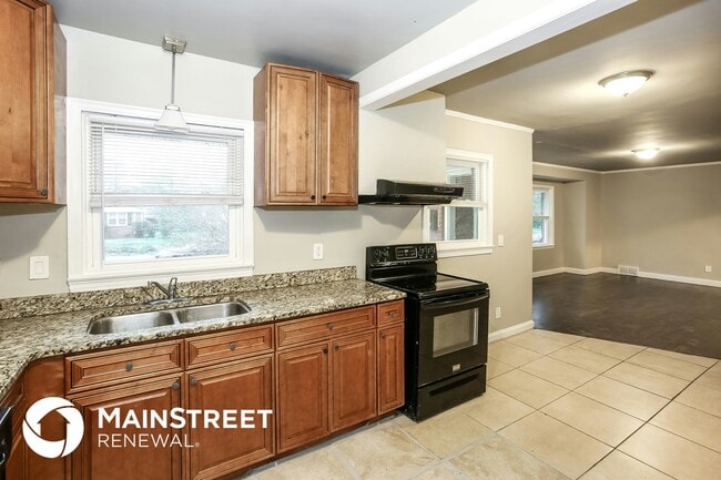 Photo - 2219 Kern St