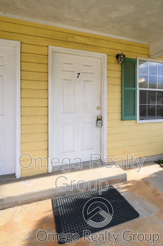 Photo - 484 Grey Hill Rd Unit Apt 7