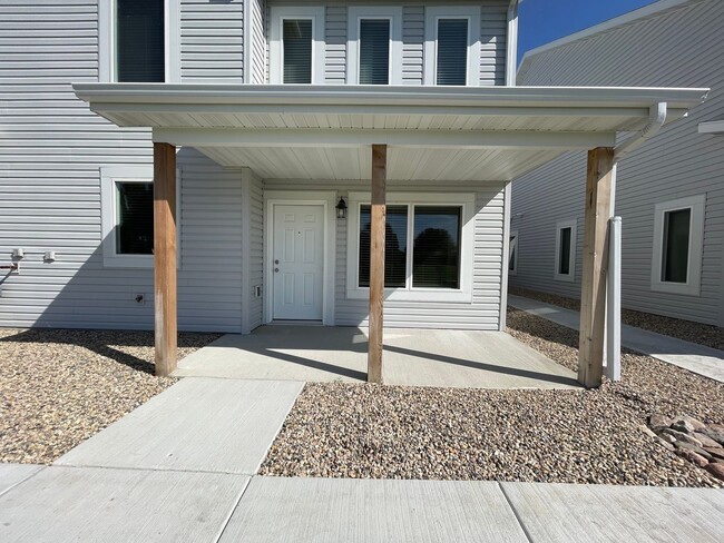Photo - Beautiful 3 Bedroom Townhome in South Bismarck!