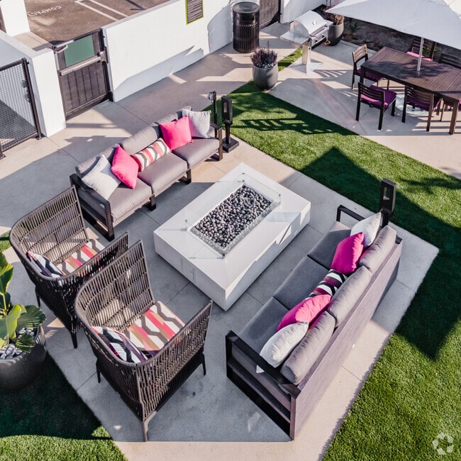 Patio & Grills