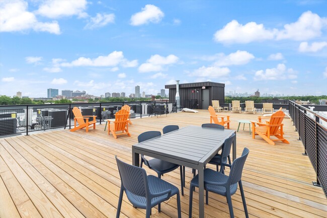 Photo - 4515 N Clark St