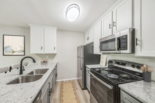 Elevate your lifestyle at Eagle Rock Apartments at Columbia. Enjoy modern kitchens equipped with stainless steel appliances and elegant finishes. Find your perfect home today and enjoy a vibrant community atmosphere. Schedule a tour now!