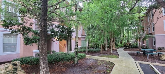 Building Photo - 6824 W Sample Rd Unit 6824