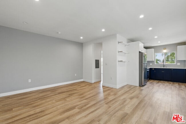 Building Photo - 6350 Willoughby Ave Unit 11 Rental