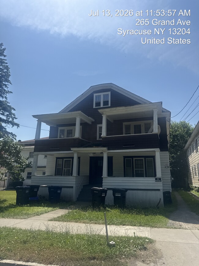 Building Photo - 261 Grand Ave Unit 4