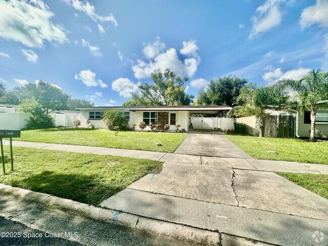 Building Photo - 1905 Ivy Dr Rental