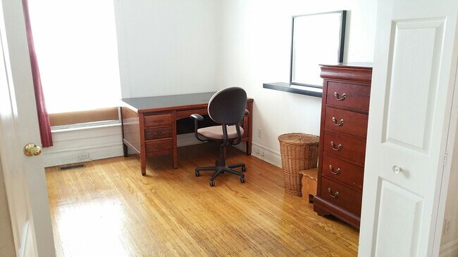 Photo - 1009 Garnett Pl Unidad 2