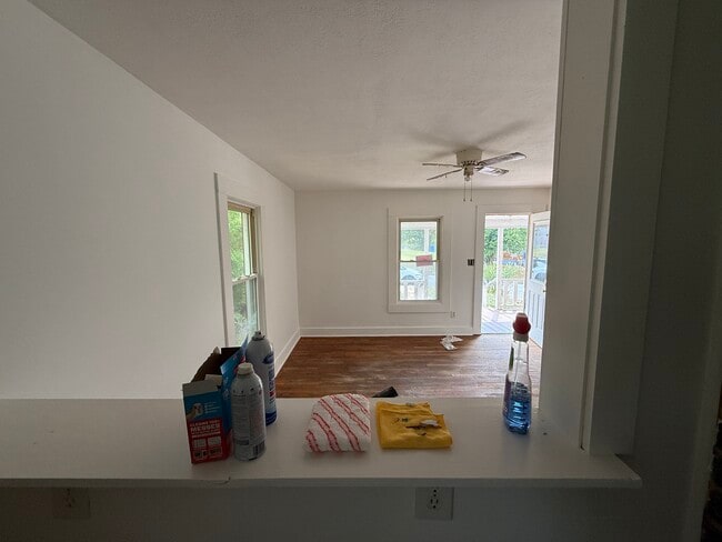 Photo - 830 W Washington St