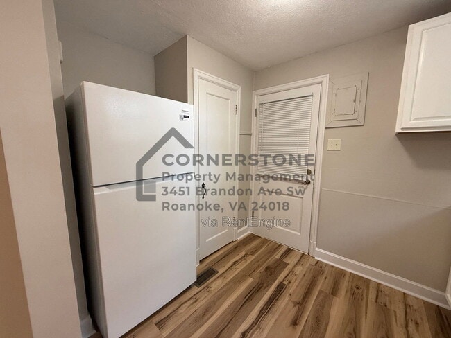 Photo - 353 Highland Ave SW Unit Apartment 1