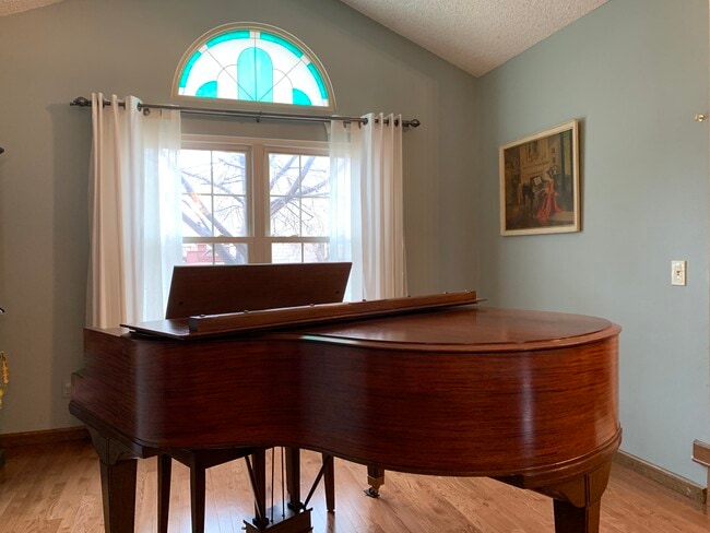 Sweet sitting and Piano room on main level - 7230 Native Cir