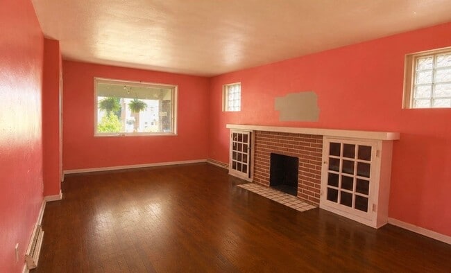 Building Photo - 260-262 Freeport Road Unit A