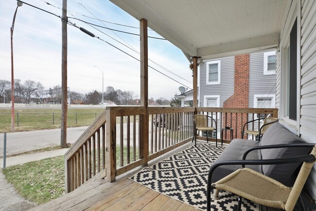 Photo - 1599 Mooberry St