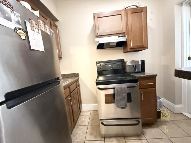 Photo - 181 Winthrop Rd Unit 8