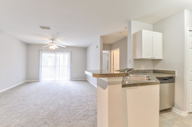 Sala de estar y comedor premium Cypress - Legends Winter Springs