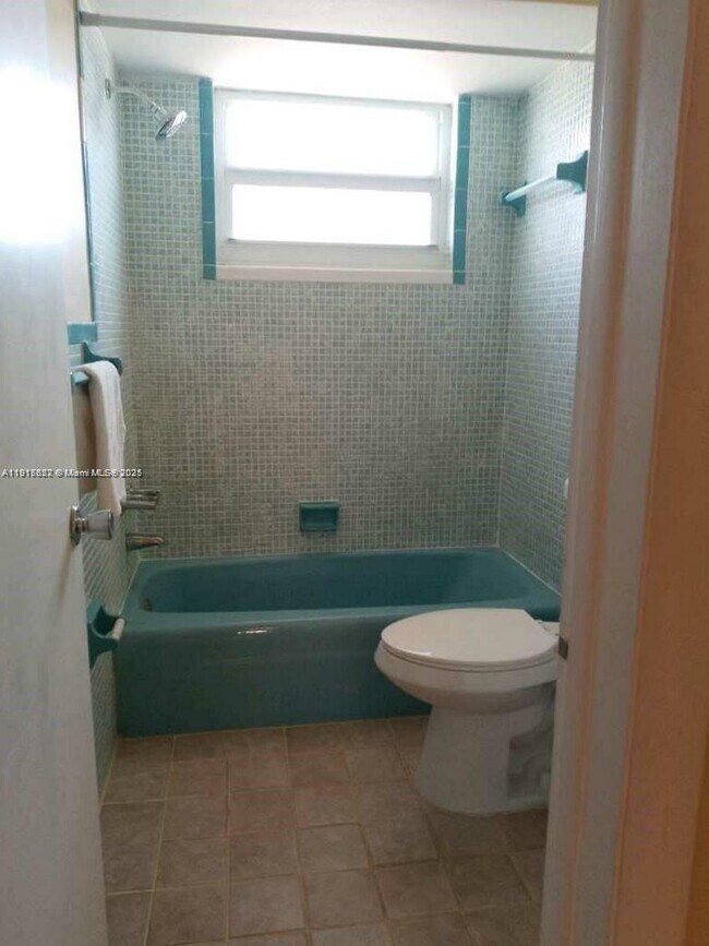 Photo - 1702 McKinley St Unit 6