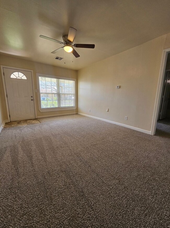 Photo - (3) Bed/(1) Bath in Core Norman Avail NOW!