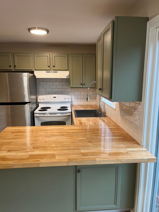 Photo - 4167 SE Cesar E Chavez Blvd