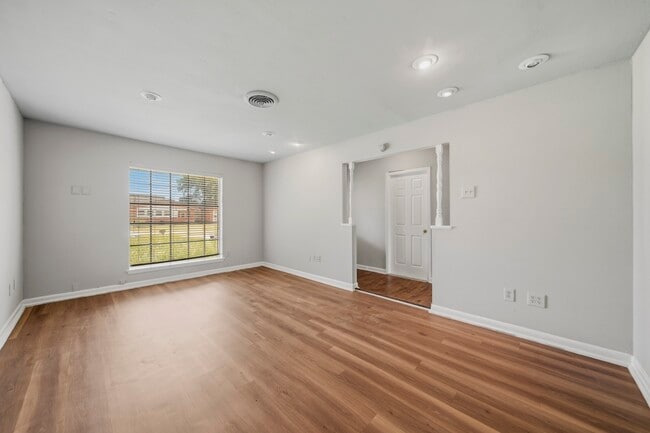 Photo - 2414 Bayou Dr
