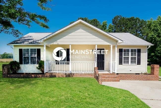 Building Photo - 3 Bedroom Pet-Friendly Home in ZEBULON, NC with Main Street Renewal