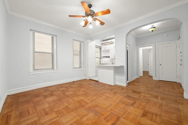 Building Photo - 400 Riverside Dr