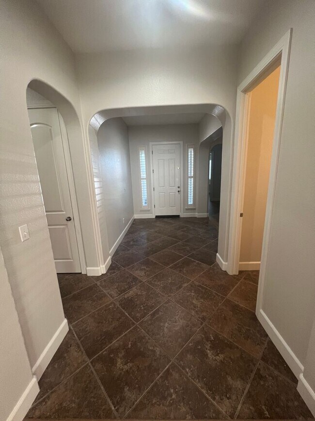 721 Bluestone Cir