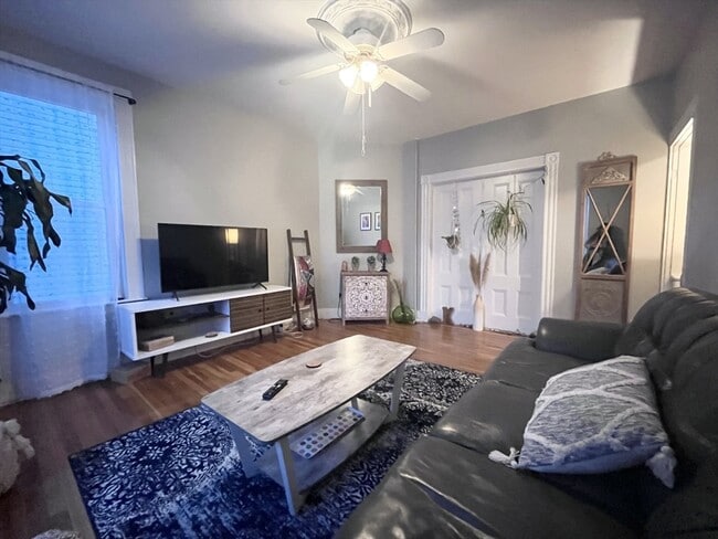 Photo - 19 Marshall St Unit 1