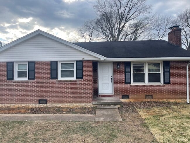 Building Photo - Completely Remodeled, Three Bedroom, One Bath Brick home in quiet subdivision.  Great Location
