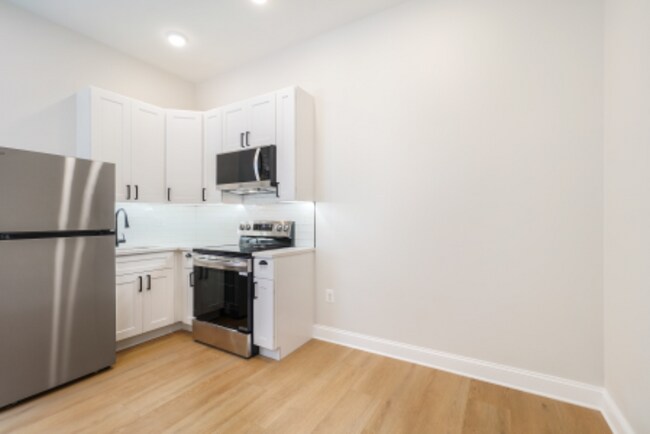 Photo - 604 N Eutaw St Unidad 2