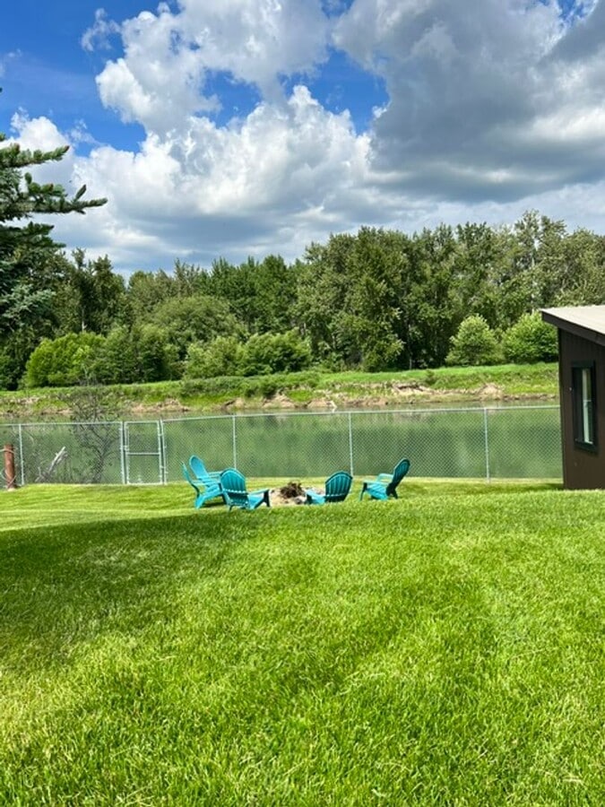 Photo - 3 Bedroom River Front Home!