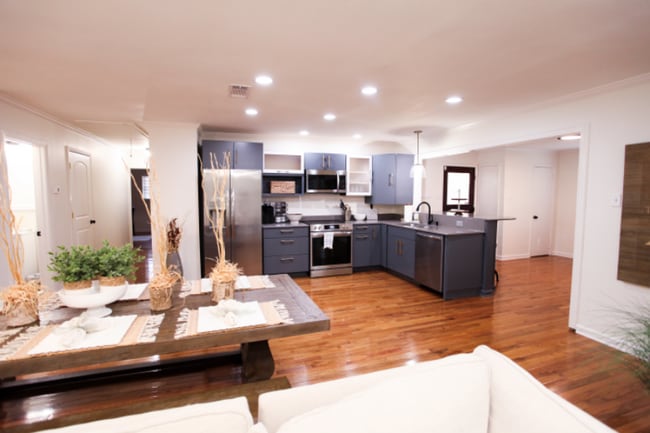 Photo - 915 Aberdeen Ave