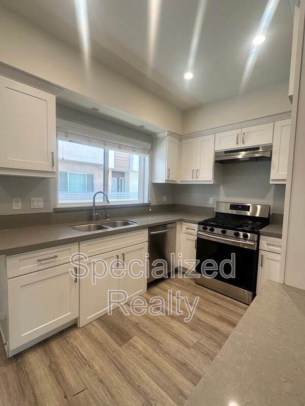 Photo - 366 Burchett St Unit 214