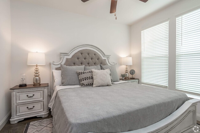 Photo - Magnolia South