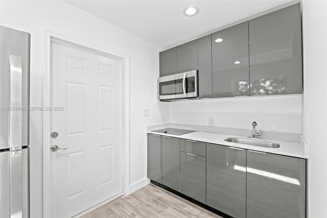 Building Photo - 2847 Polk St Unit 3